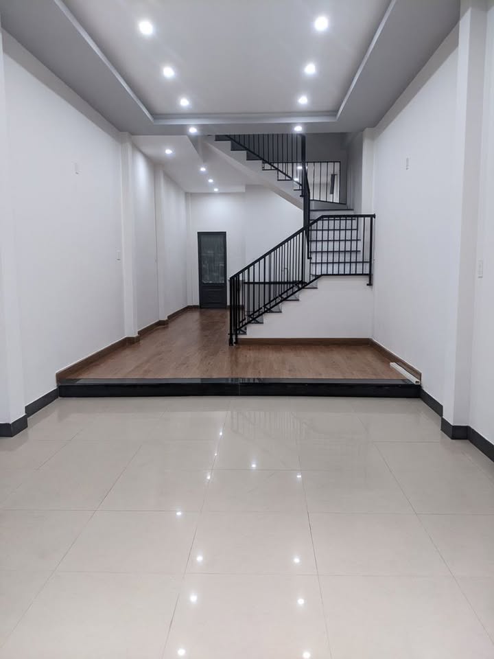 Nhà 2 Tầng Mặt Tiền 33 Tiên Sơn 3, Hải Châu - 64m² Giá 12 Triệu/Tháng