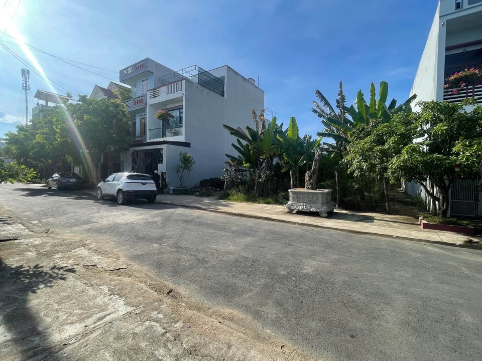 Bán Đất Vàng TP Tuy Hoà 100m² - Sổ Đỏ, Giá 2 Tỷ