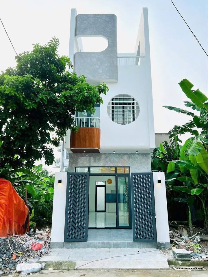 Nhà 3PN, 3 Lầu, Trung Tâm P. Long Phước, Thủ Đức - 4.1 Tỷ