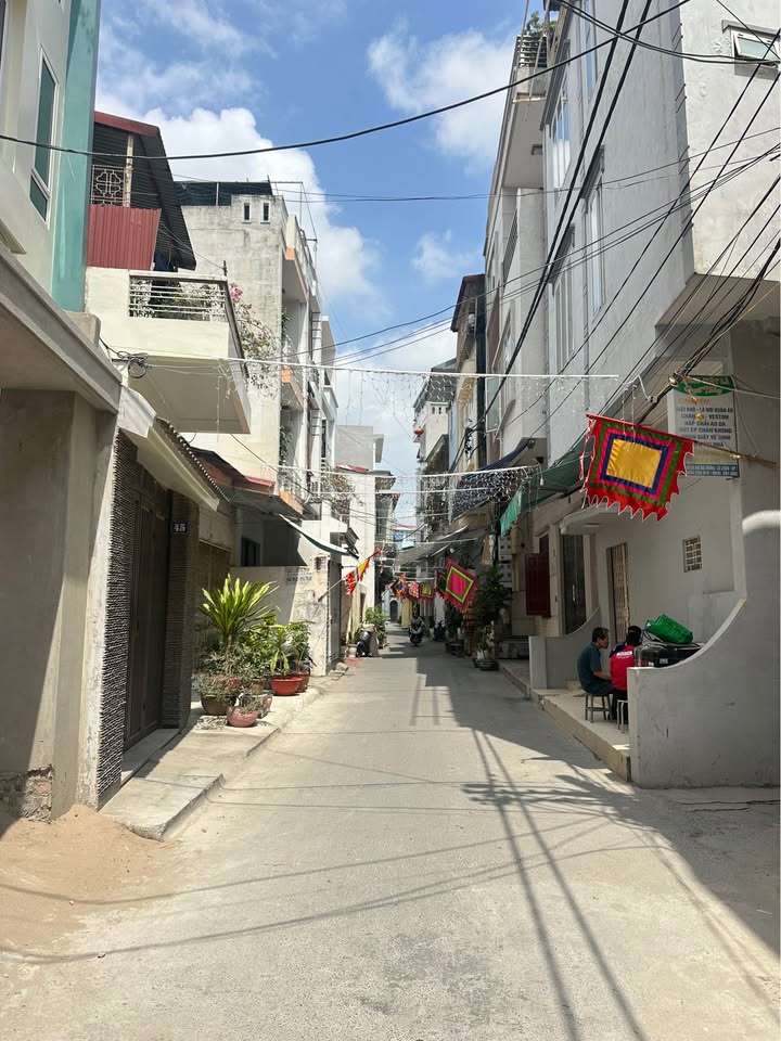 Bán Đất Tặng Nhà 2 Tầng Tuyến 3 Bạch Đằng, Hải Phòng - 90m² - 7.x Tỷ