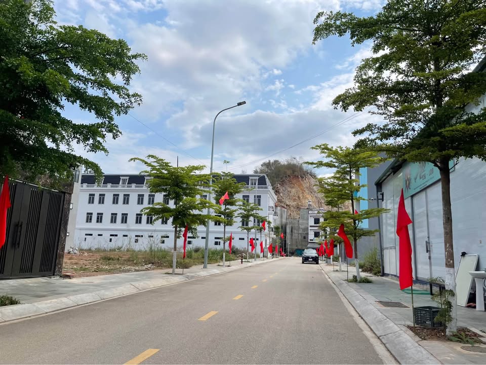 Đất nền Kim Sơn Mộc Châu 100m² - View thoáng phố đi bộ