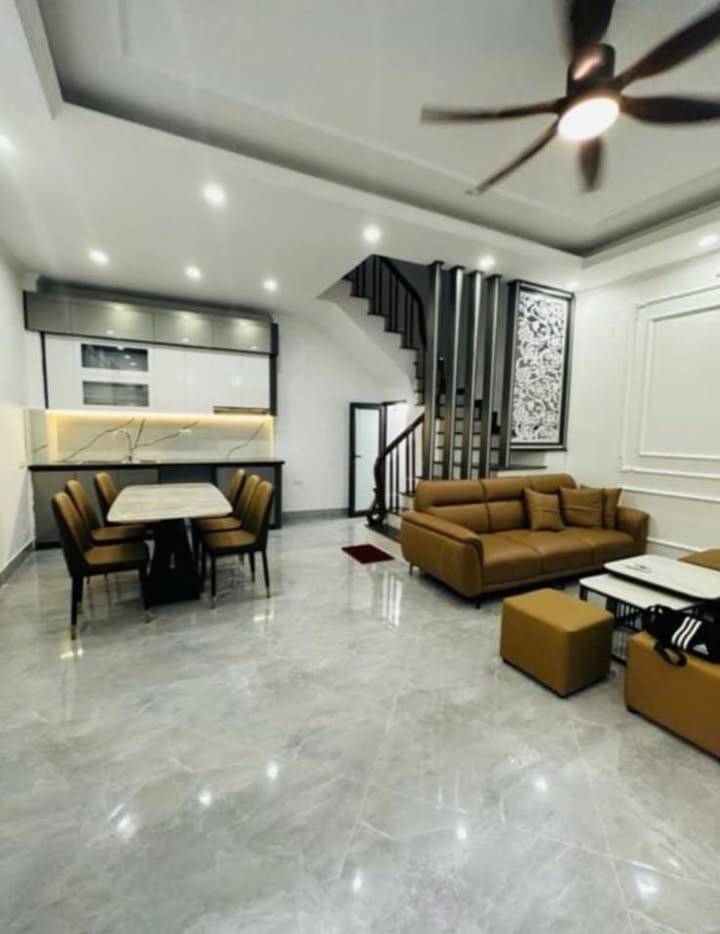 Nhà 50m² Hà Đông - 5 Tầng - 10.9 Tỷ - Gần Ga Metro