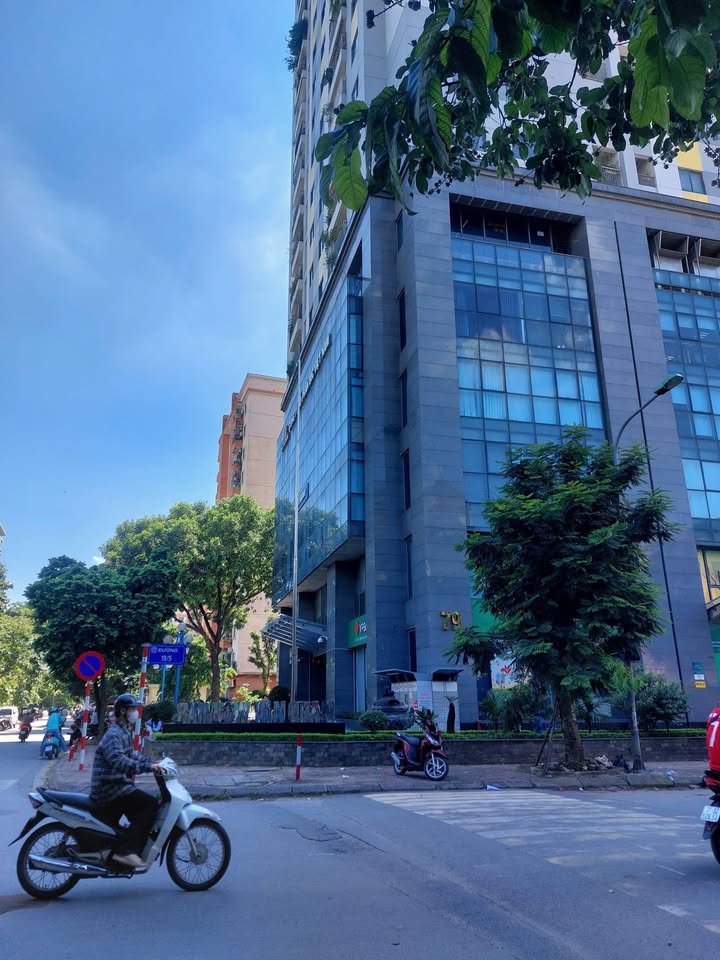 Bán nhà đẹp lô góc Văn Quán, Hà Đông - 38m², 5PN, Ô tô đỗ cửa, 8 tỷ