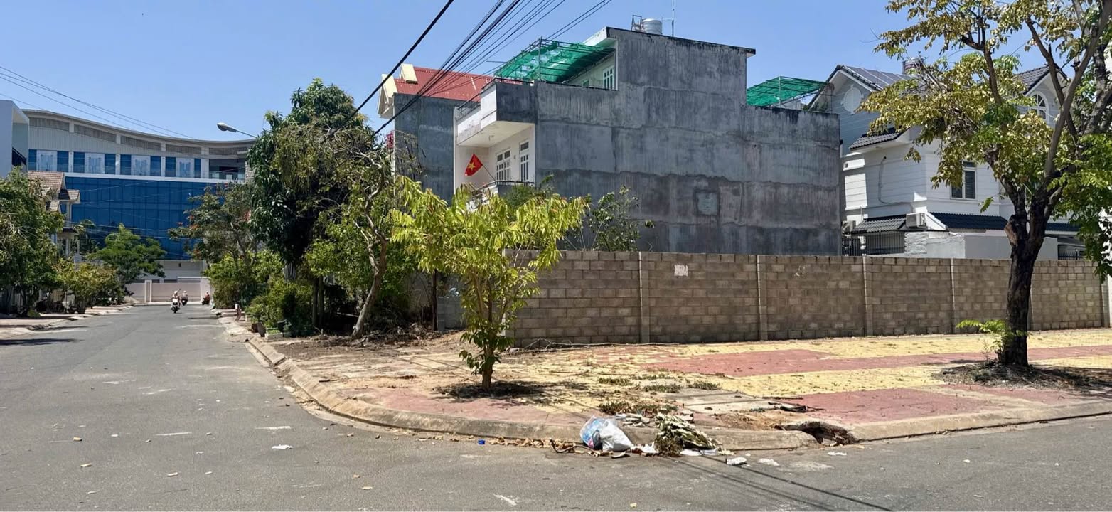 Bán Gấp Lô Gốc 2 Mặt Tiền Đông Xuân An, Phan Thiết - 97m² Giá 5.1 Tỷ