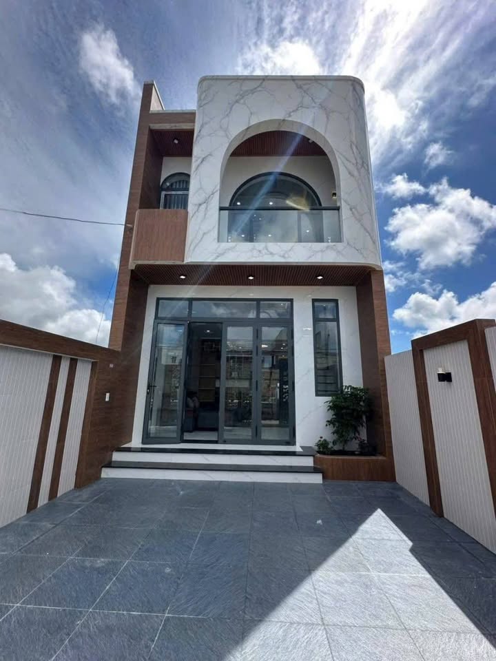 Nhà 5x22m Xây Mới Kiên Cố - 3.4 Tỷ - Cách Biển Long Hải 100m