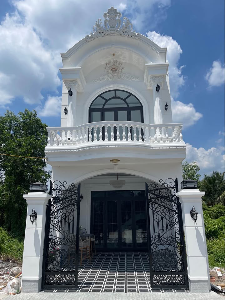 Nhà Tân Cổ Điển Mỹ Tho 102m² - Full Nội Thất Cao Cấp, Giá 2.88 Tỷ