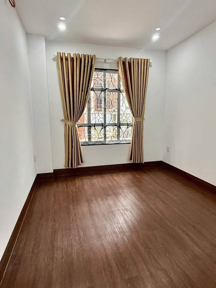 Nhà 30m² Hẻm Lê Lợi, TP Vũng Tàu - 2PN, Sổ Đỏ Giá 3.35 Tỷ