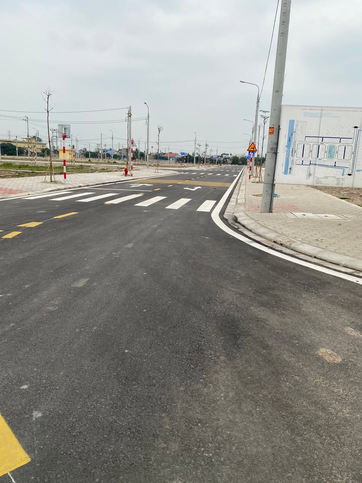 Đất Nền Mặt Tiền Sông Hùng Vương, Nam Định - 100m², Giá 2 Tỷ