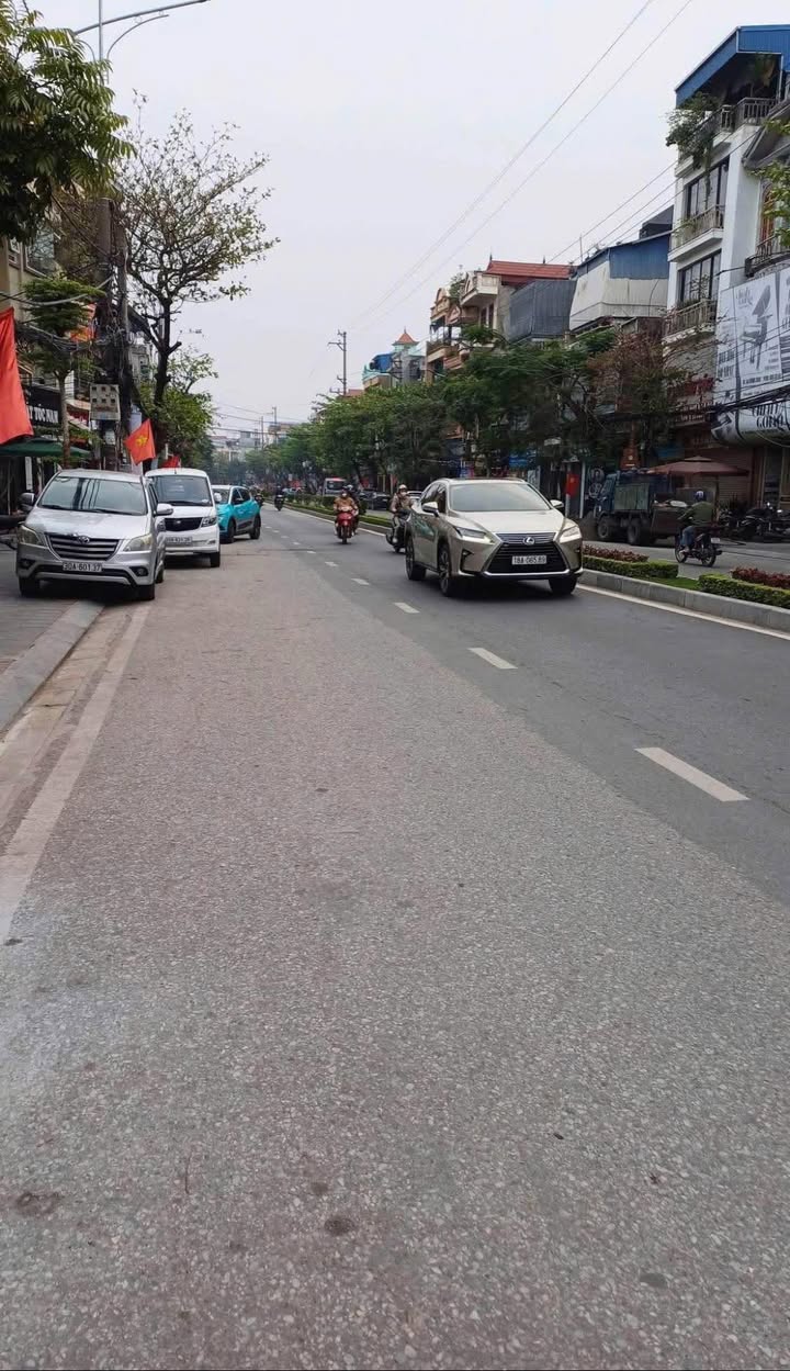 Nhà Mặt Tiền Trường Chinh, Nam Định 63.2m² - Kinh Doanh Sầm Uất, Giá 6.75 Tỷ