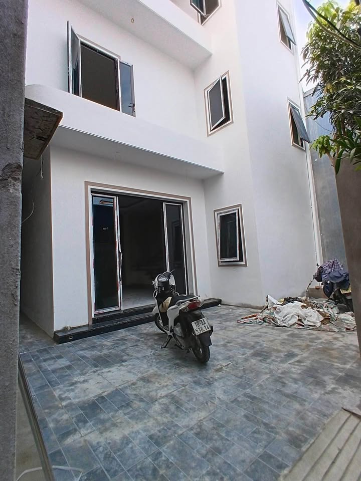 Nhà 3 Tầng Đinh Bộ Lĩnh, Nam Định - 84m², 2.3 Tỷ, Sẵn Sàng Ở Ngay