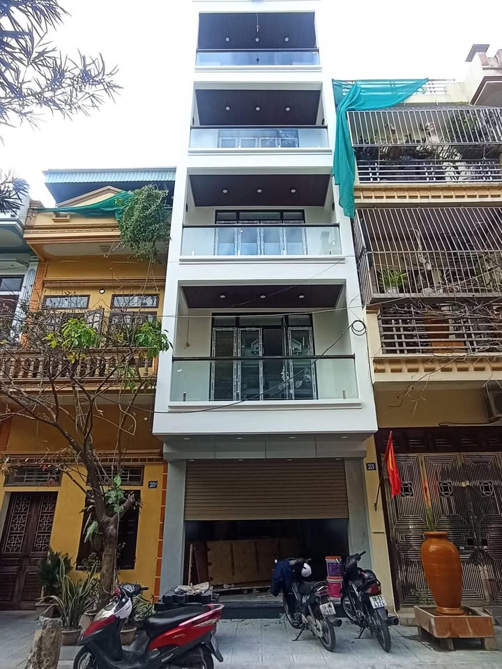 Nhà Mặt Tiền Kinh Doanh 61m² - 5 Tầng Thang Máy, Nam Định