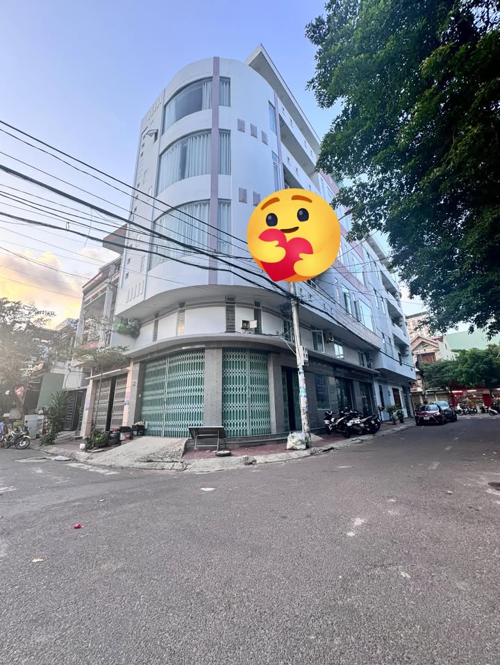 Bán Khách Sạn Mặt Tiền Biển Chương Dương, Quy Nhơn - 94m², 5 Tầng, 21 Tỷ