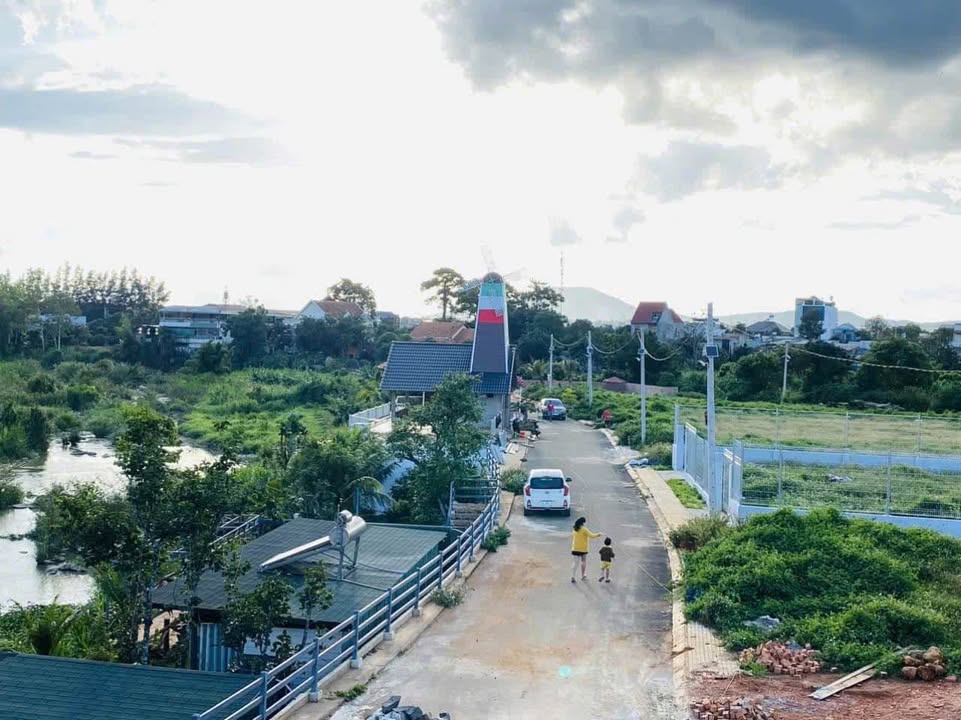 Bán Gấp 3 Lô Đất Biệt Thự Bồng Lai, Đức Trọng - 121m², Sổ Đỏ Thổ Cư, Giá 1.39 Tỷ/Lô