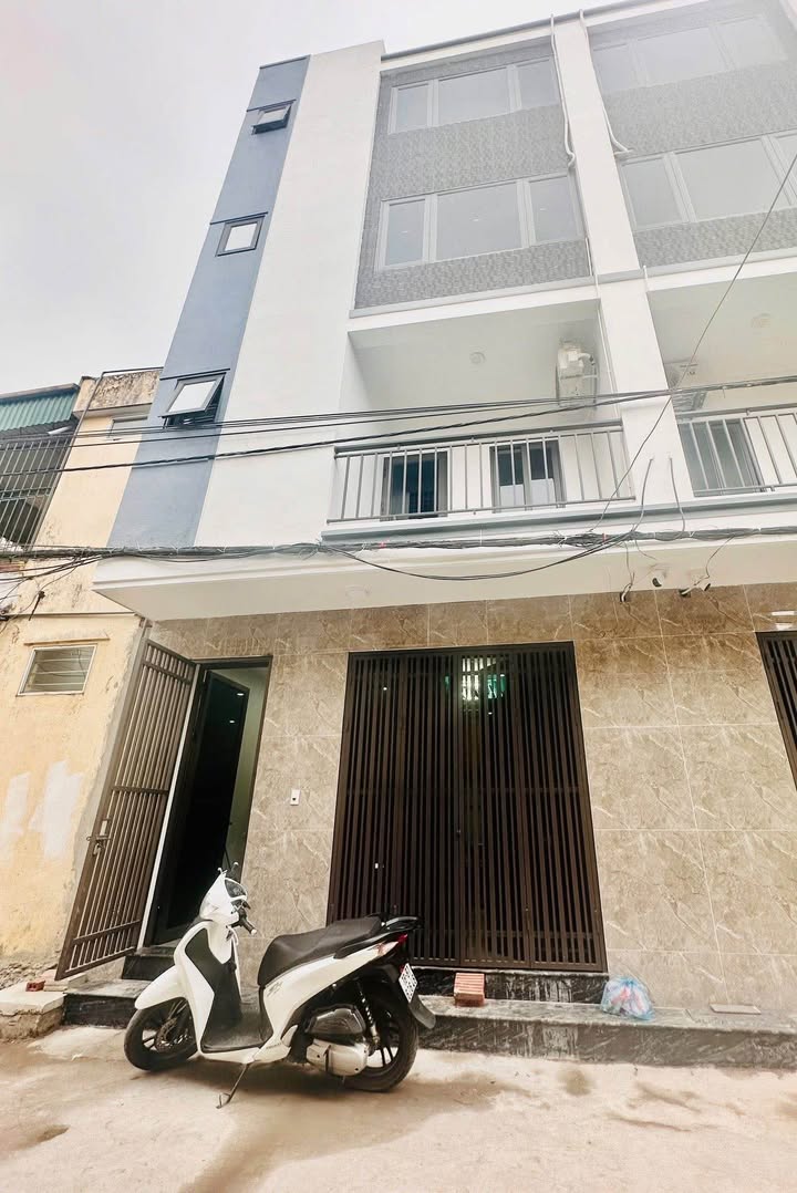Nhà 4 Tầng Trần Lãm, 35m² - Ô Tô Đỗ Cửa, Sổ Đỏ Sẵn Sàng