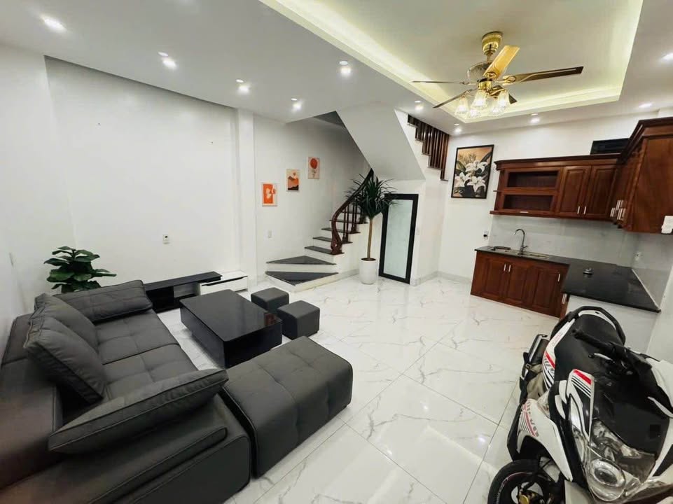 Nhà 3 Tầng Trần Lãm 38m² - 1 Tỷ, Gần Chợ, Trường Học