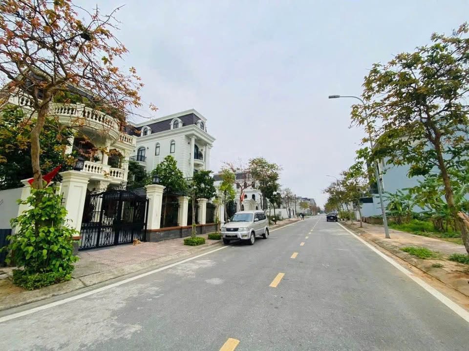 Đất nền 160m² KĐT Nam Vĩnh Yên - View biệt thự, đường 13.5m