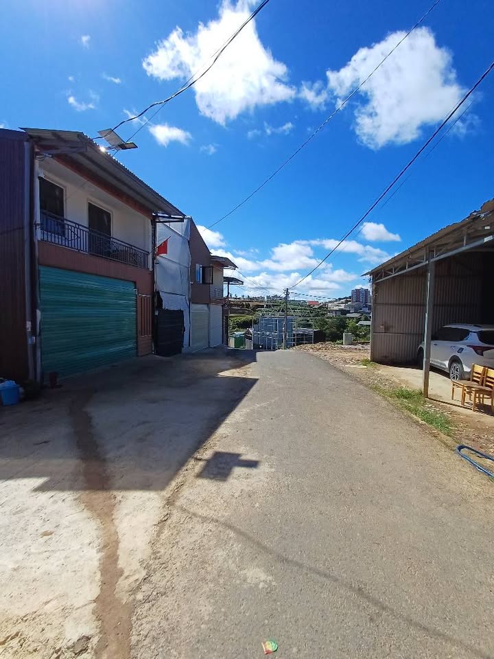 Nhà 60m² Đà Lạt, 1.8 tỷ - Sổ hồng, Sân ô tô, 3PN