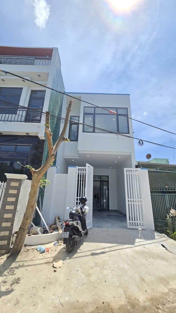 Nhà Mới Xây Hẻm 118 Y Nuê, BMT - 3PN, 240m² SX, Giá 3.99 Tỷ