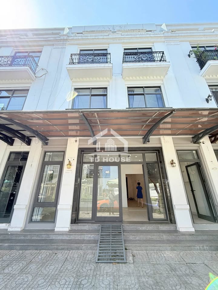 Shophouse Vincom Xuân Khánh 84m² - Kinh doanh sầm uất, 35 triệu/tháng