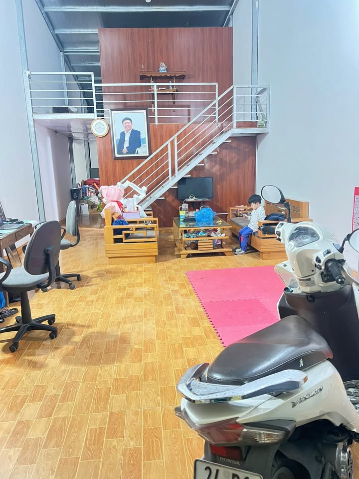 Nhà cấp 4 Nguyễn Văn Huyên, Yên Bái - 90m² giá 2.72 tỷ, sát chợ