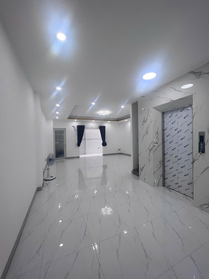 Cho thuê văn phòng Vạn Phúc City 120m² - Vị trí đắc địa, sẵn sàng kinh doanh