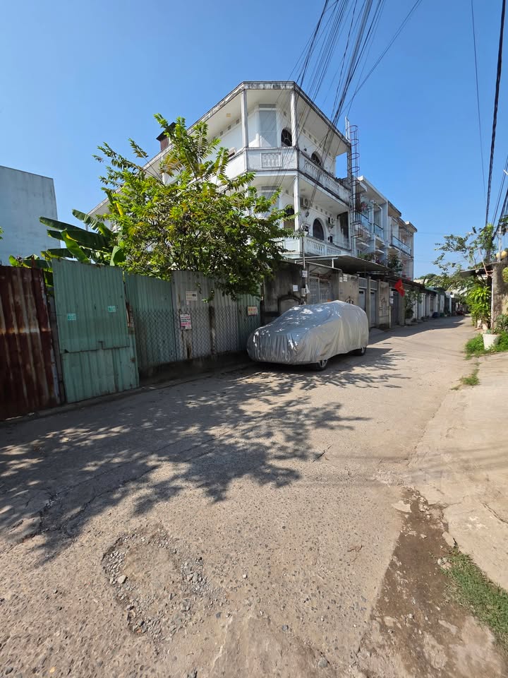 Bán Đất Hẻm 261 Đình Phong Phú, Thủ Đức - 105m² Sổ Đỏ, Giá 6.8 Tỷ