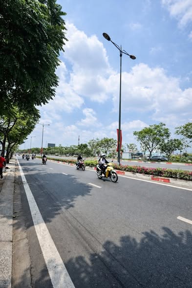 Nhà Mặt Tiền Phạm Văn Đồng, Thủ Đức - 72m², 3 Tầng, Kinh Doanh Sầm Uất