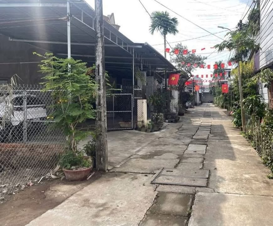 Đất nền Phường Trần Phú, Quảng Ngãi - 210m² - Đường ô tô 4m - Giá 1.9 tỷ