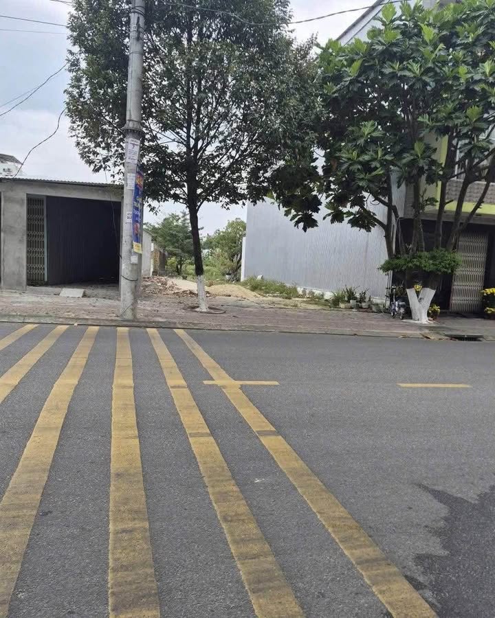 Nhà Mặt Tiền Phan Đình Phùng, Quảng Ngãi - 99.8m² Hướng Đông, Giá 4.8 Tỷ