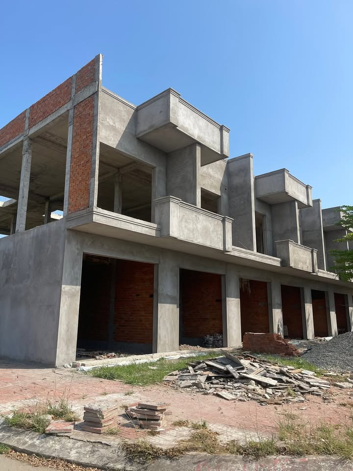 Nhà Phố Kinh Doanh 100.8m² Sóc Trăng - Giá 2 Tỷ, Thuận Tiện Vừa Ở Vừa Kinh Doanh