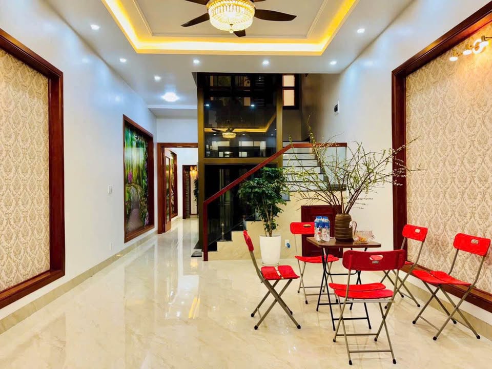 Nhà 4 Tầng Hướng Đông Đường Nguyễn Mậu Tài, TP Hải Dương - 6 Tỷ