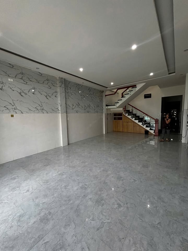 Nhà 2 Tầng MT Ngô Quyền 125m², 4PN Kinh Doanh Đa Ngành Giá 16 Triệu