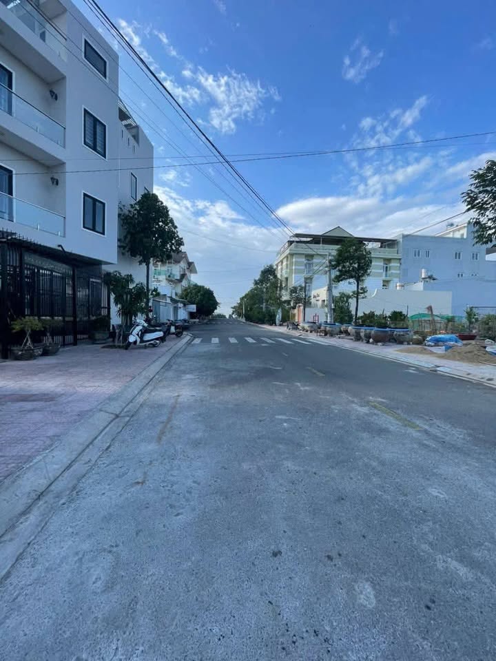 Đất Mặt Tiền Nguyễn Hữu Tiến Phan Thiết - 100m² Gần Biển, Giá 3.3 Tỷ