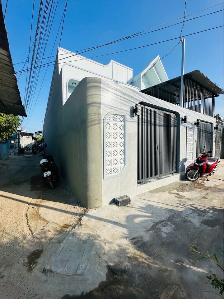Nhà Cấp 4 Góc 2 Mặt Tiền 72m² Văn Thánh - Giá 1.1 Tỷ