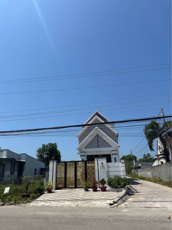 Nhà Phố La Gi Mặt Tiền Lý Thường Kiệt 225.9m² - Sổ Hồng Riêng, Sẵn Sàng Dọn Vào Ở Ngay