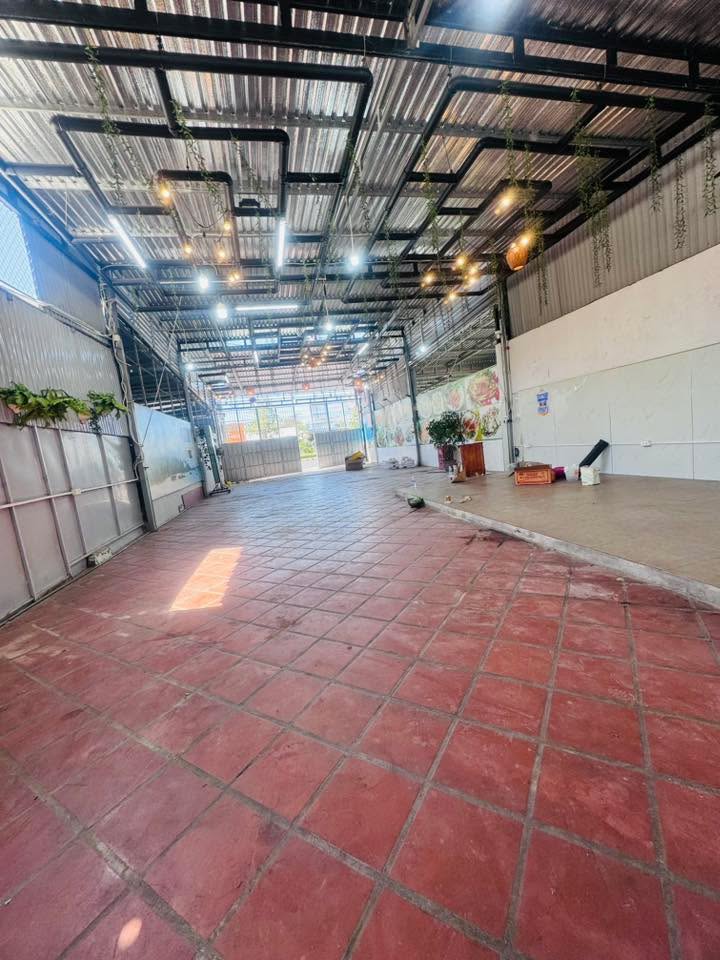 Cho thuê mặt tiền Hùng Vương, Phan Thiết - 320m², Kinh doanh đa ngành, 15 triệu/tháng