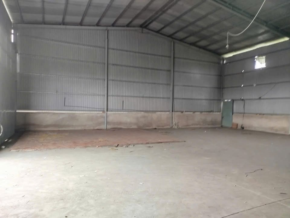 Cho thuê kho xưởng 300m² đường xe công Nguyễn Cửu Phú - 20 triệu/tháng