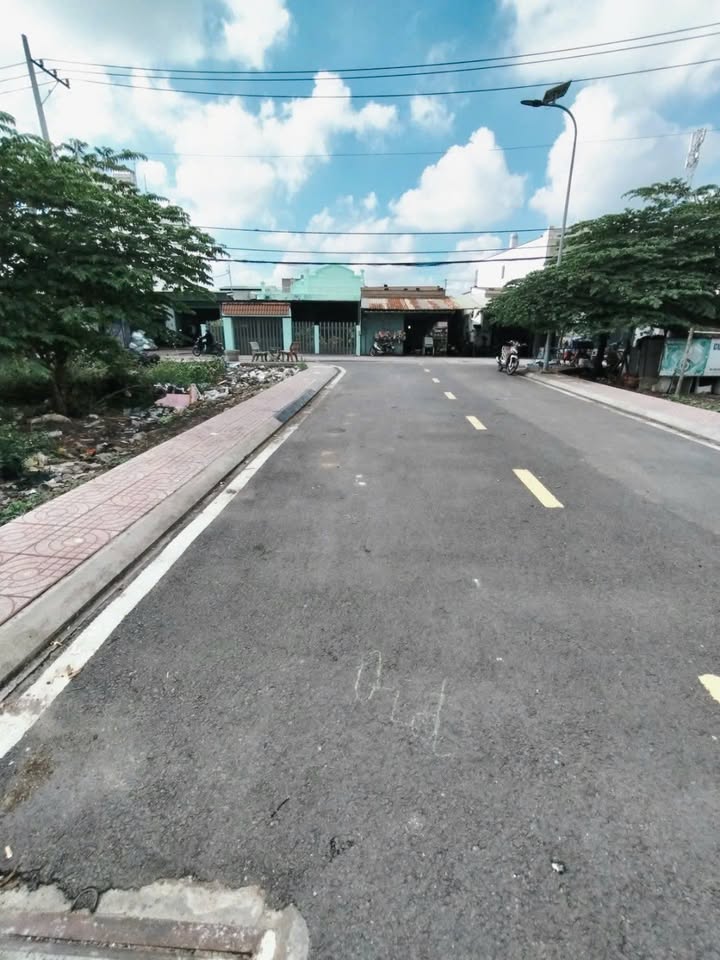 Đất Nền Bình Chánh 81m² - Gần Chợ Võ Văn Vân, Sổ Hồng Riêng