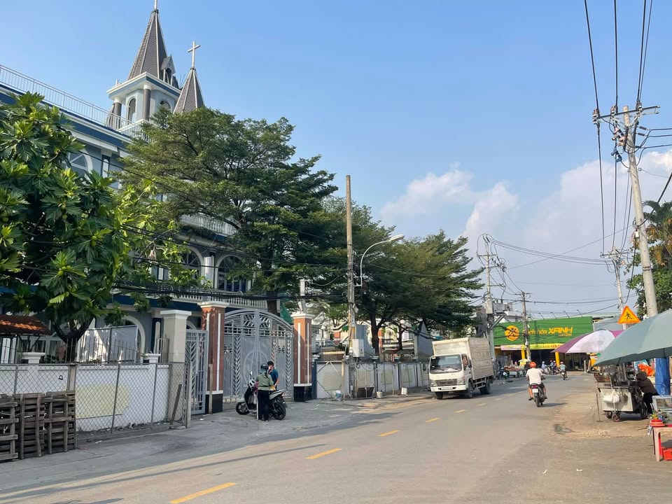 Nhà Hóc Môn 188m² Sổ Hồng Chính Chủ - Gần Chợ, Giáo Xứ Tân Đông