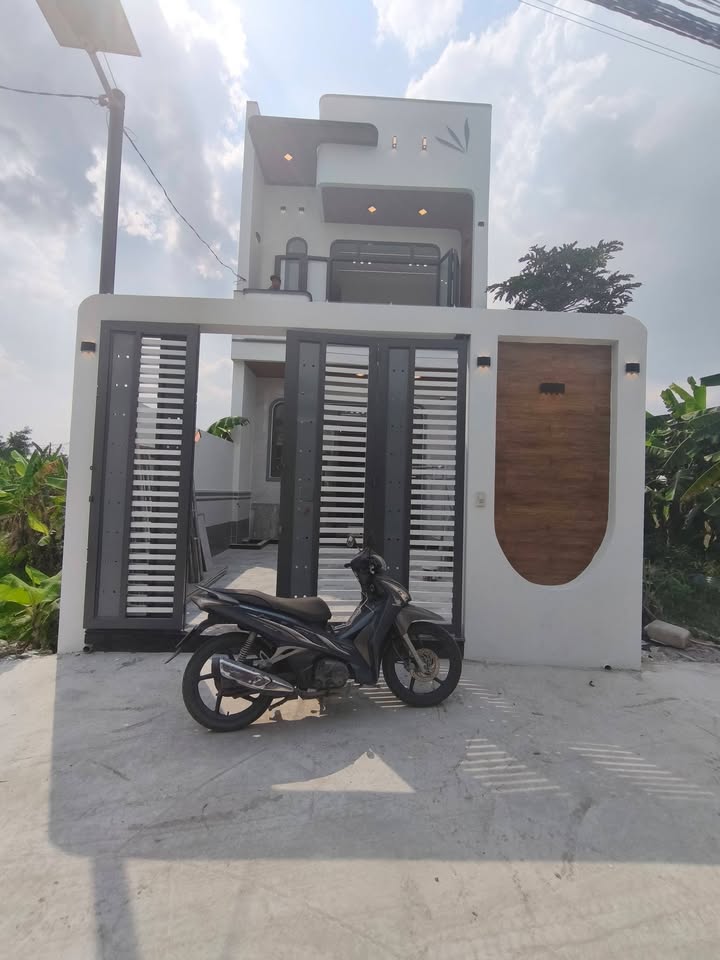 Nhà 90m² Mỹ Hạnh Bắc, Long An - Ô tô vào nhà, Sổ hồng hoàn công