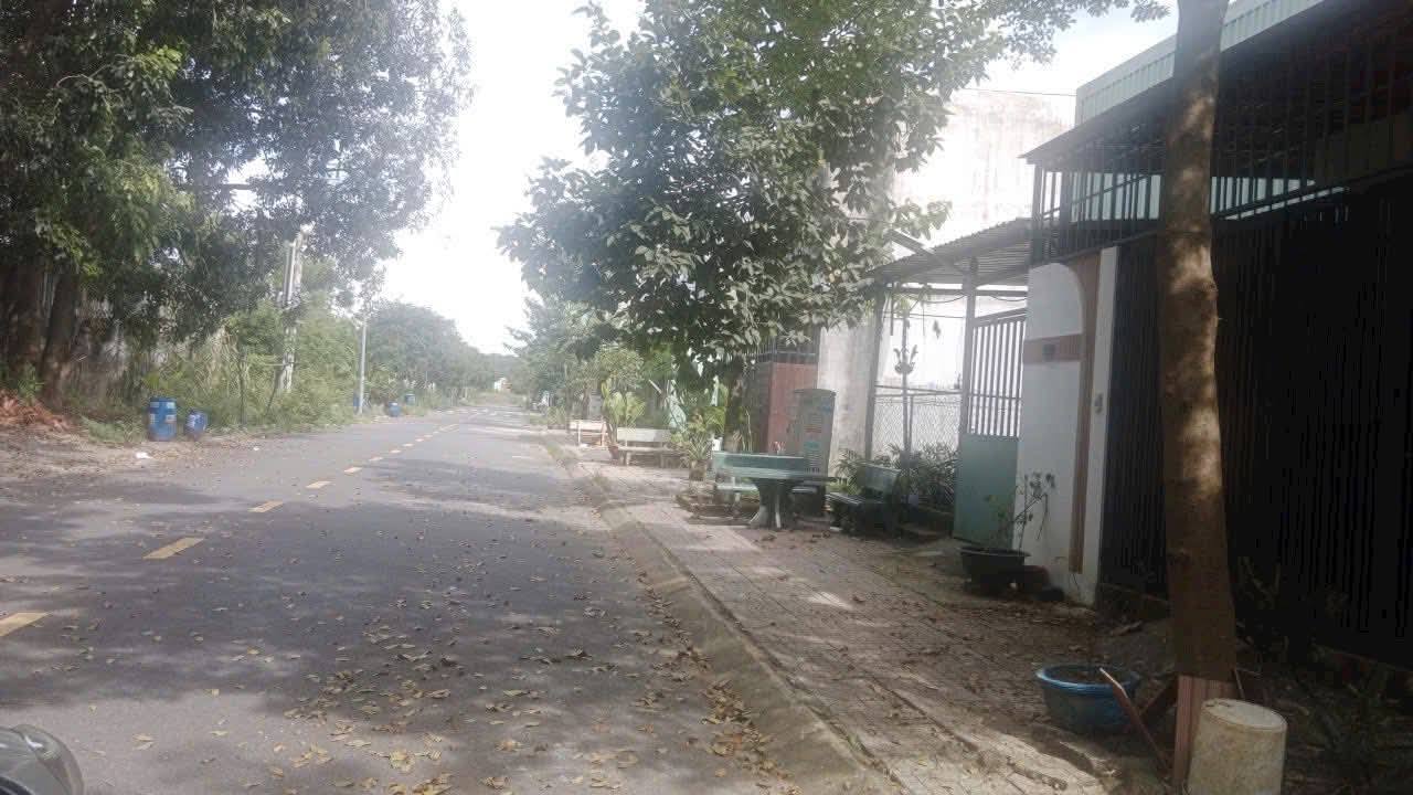 Nhà 70m² Vĩnh Tân, Tân Uyên - 3PN, 2WC, Sổ Hồng Full Thổ Cư