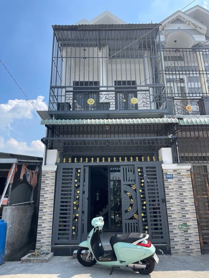 Nhà Trệt Lầu Hẻm 506 CMT8, Bình Thủy - 48m² Giá Thuê 5.5 Triệu/Tháng