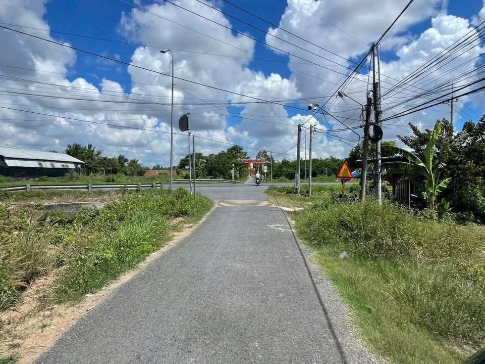 Bán Đất Mặt Tiền Đường Phú Tức Sóc Trăng 1800m² - Ngang 20m, Thổ cư 300m², Giá 4 Tỷ