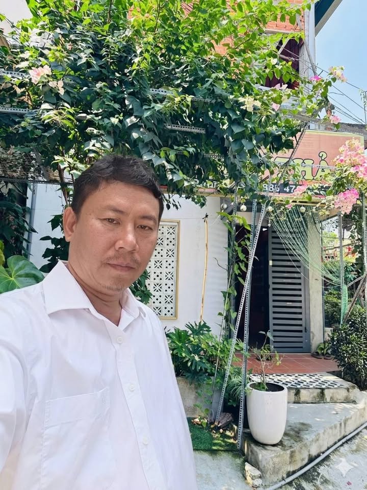 Nhà 2 Tầng Dĩ An 180m² Ngang 6m - Dòng Tiền 12 Phòng, Giá Tốt 5.6 Tỷ