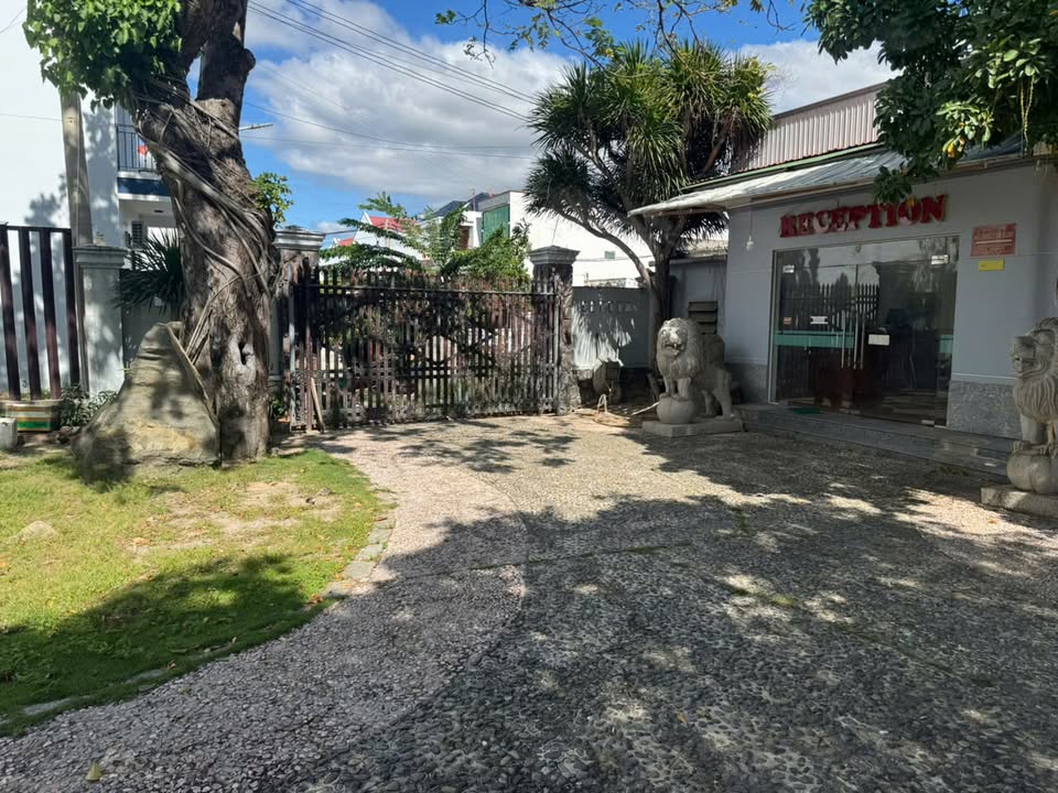 Bán Khách Sạn 1800m² Mặt Tiền Nguyễn Trọng Kỷ, Cam Ranh - Sẵn Sàng Kinh Doanh