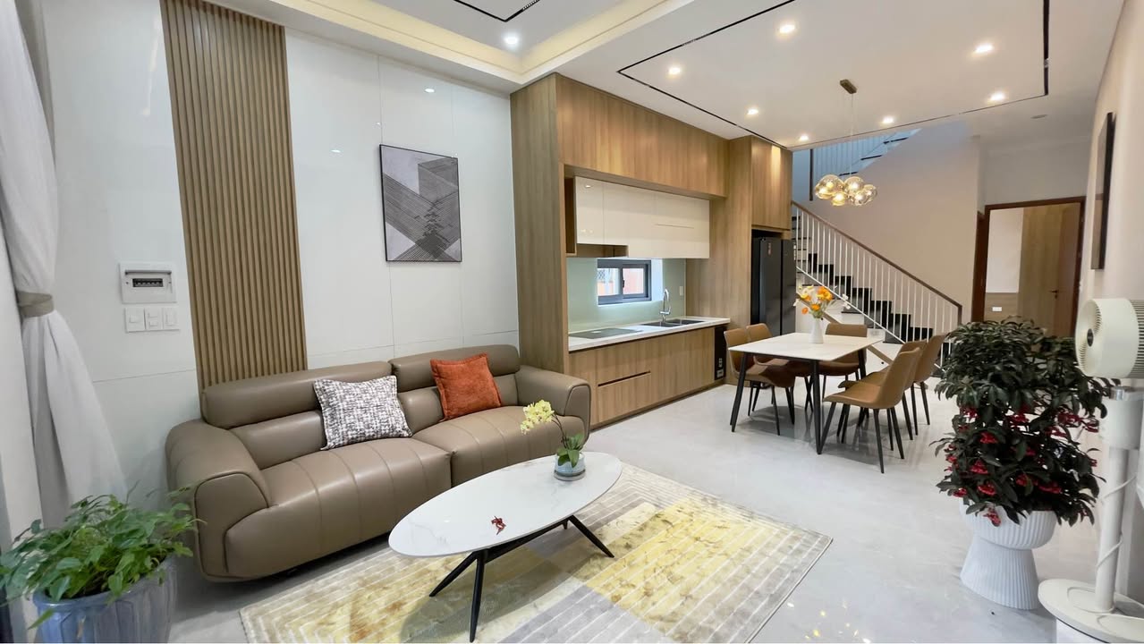 Nhà Góc 2 Mặt Tiền Hẻm Ô Tô Rộng Đồng Khởi, BMT - 88m², 3PN, Full Nội Thất