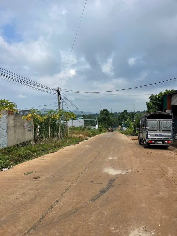 Đất nền Mặt tiền Y Moan, BMT - 100m² - Giá tốt, Sẵn Sàng Xây Nhà!