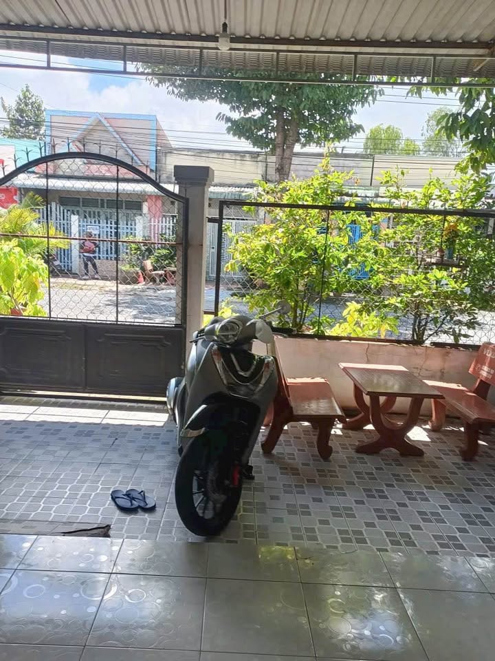 Nhà Cấp 4 Vĩnh Long 102m² Giá 1.65 Tỷ - Sổ Hồng Full Thổ Cư