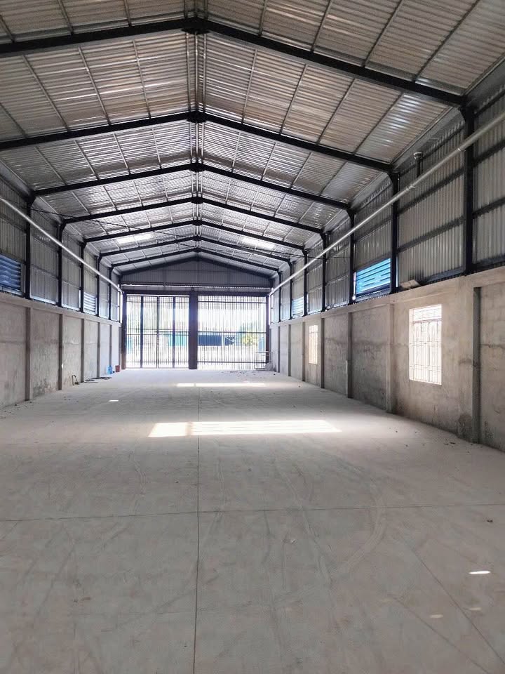 Bán Gấp Kho Xưởng MT QL1A Phan Thiết 559m² Giá 3.8 Tỷ