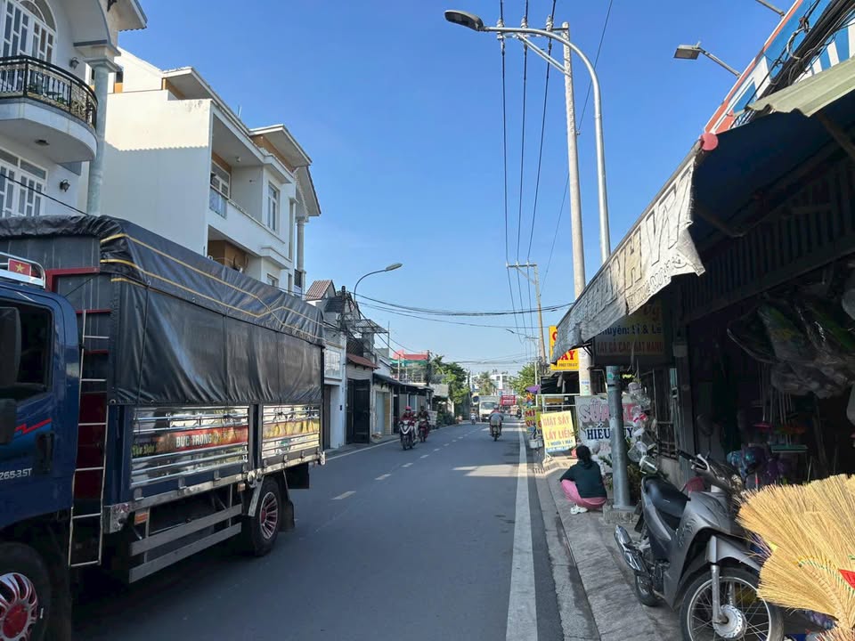 Mặt Tiền Kinh Doanh Bà Điểm 5, Hóc Môn - 303m² Giá 11.6 Tỷ